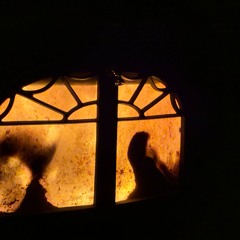 Je feuillette un poeme de Laura Vazquez