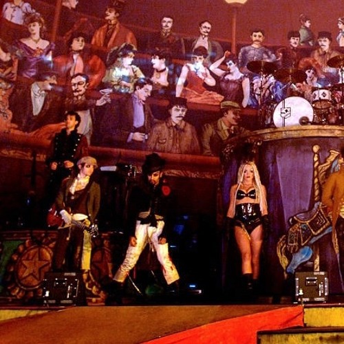 theres a good reason these tabled are numbered... - panic! at the disco live in denver