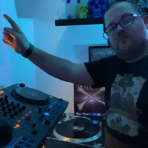 Ruffneck - Ruffneck (still) Rules The Hardcore Scene Dance To the House ( APOPHIS MASHUP LIVE REMIX)