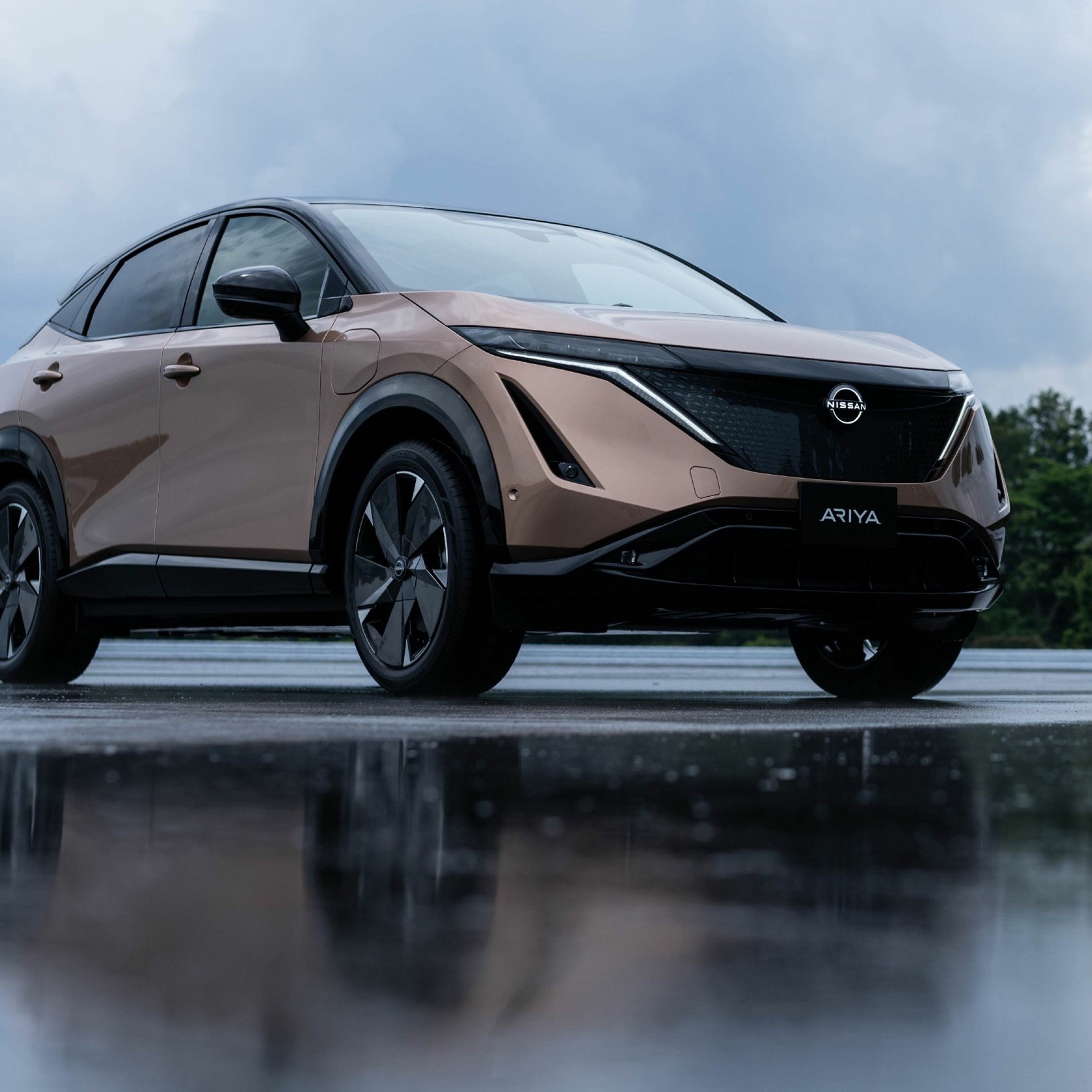 Overdrive: Nissan Ariya 100% electric; Hino 300 including hybrid; Musicians who have special cars thumbnail