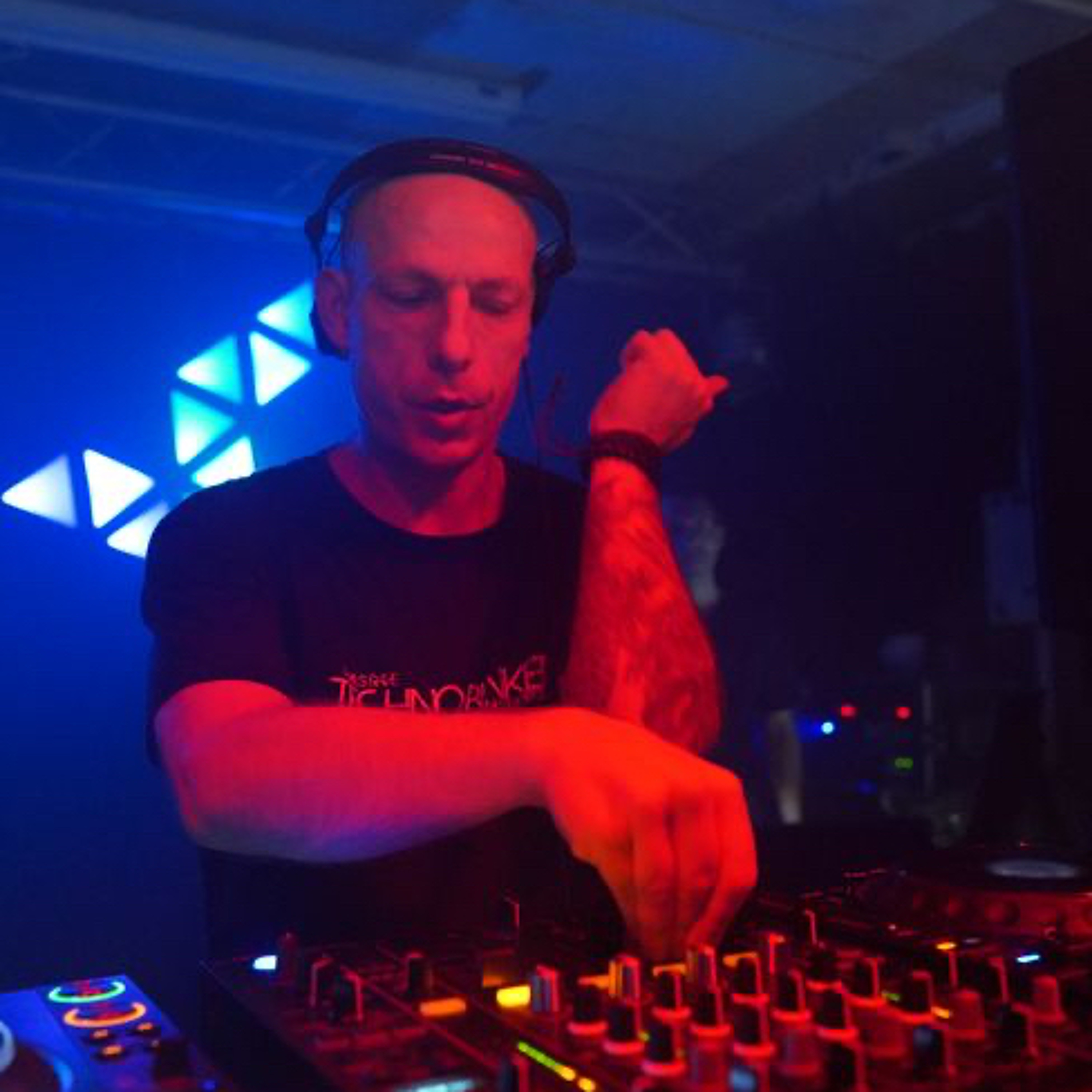 Marcel Devrient/Rivals Rave