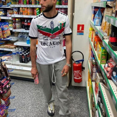 TEM MULHER EM CASA E PIRANHA NO BAILE