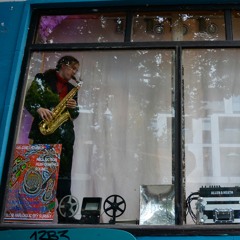 4 Improvisationen mit Synthesizern und Saxophon