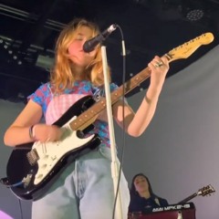 Clairo - Bubble Gum (Live)