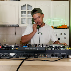 Tech Kitchen Mix