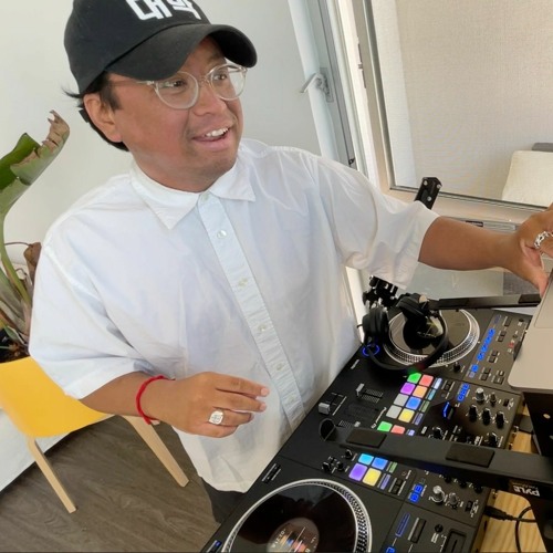 LIVING ROOM 👑🍍 SESSIONS 004 — UKG and D&B (bonus set)