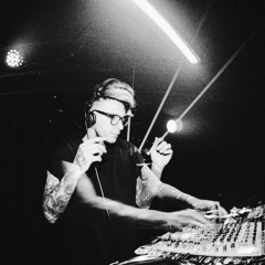 Live at @ Resolute - SKUMRING x Rawnotik (Venice)
