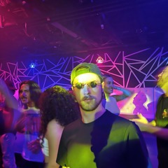 Crowd pleezers