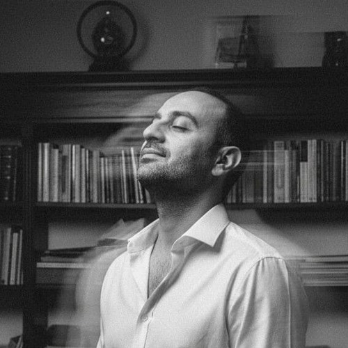 بيعاند نفسه