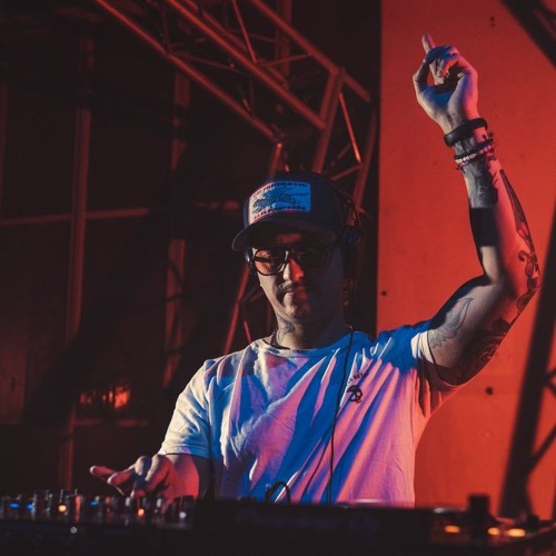 DIGITAL WAVES 011  - SQUARE + BONUS TRACKS -