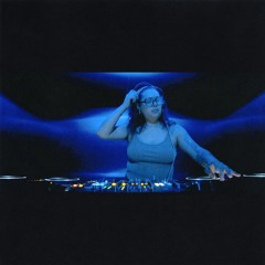 Ariel Zetina – Center Booth ◎ S2E17