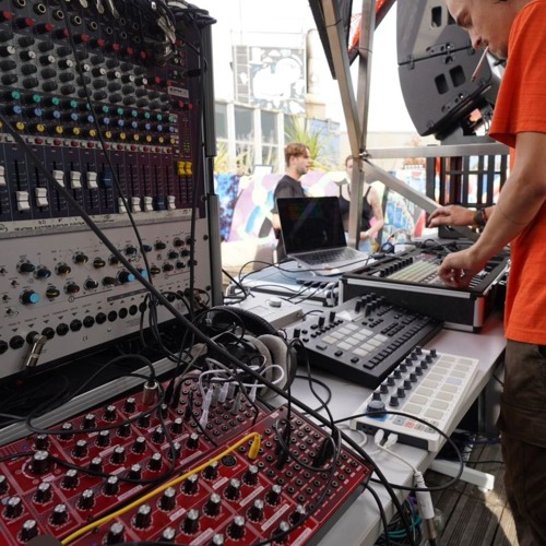 live xtrakt collectif de la cave