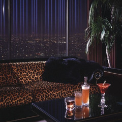 lover’s lounge