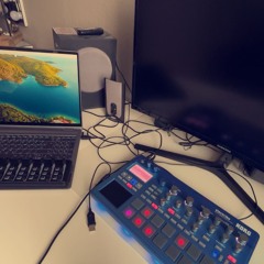 Bassline Therapy [Korg E2 Synthesizer]