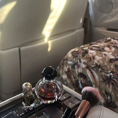 الفرح دق بابه
