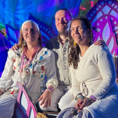Aurinkolaulu (feat. Aradhana Seva Kaur & Shanti Nam)