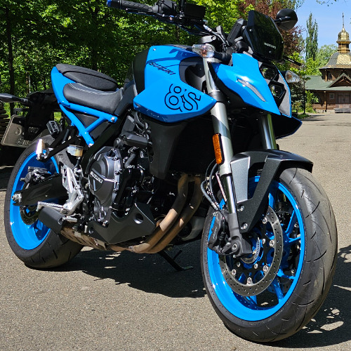 Salveua — Two Cylinders GSX8S