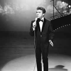 Bobby Vinton - I Can't Help It (Slowed & Reverb)