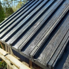 The rooftop of cabin of no-logic