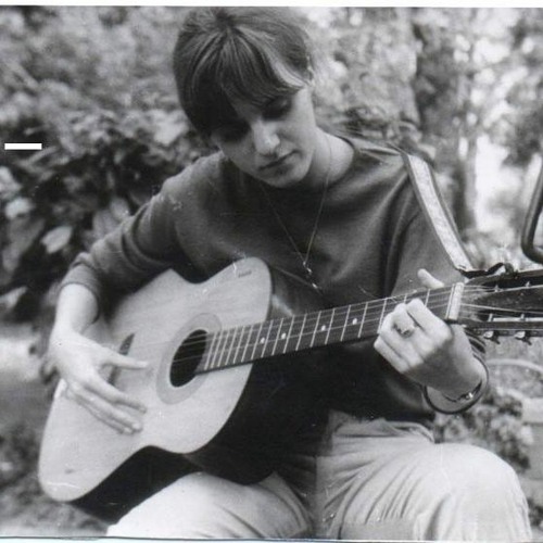 Listen to music albums featuring Christine Authier 20 mars 1950 14