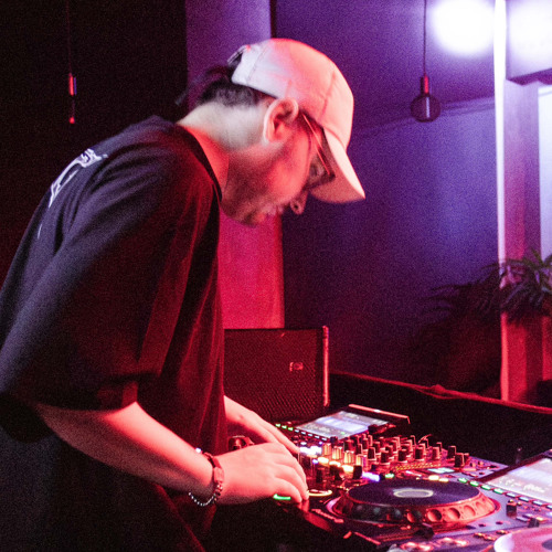 On The Floor (clip) FREE DL