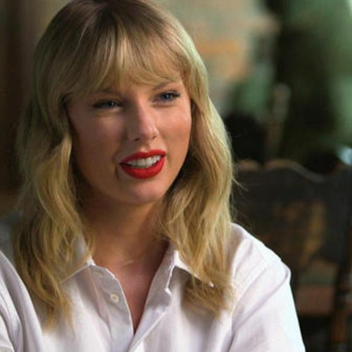 Taylor Swift Performs Eyes Open Live At The VH1 Storytellers (1)