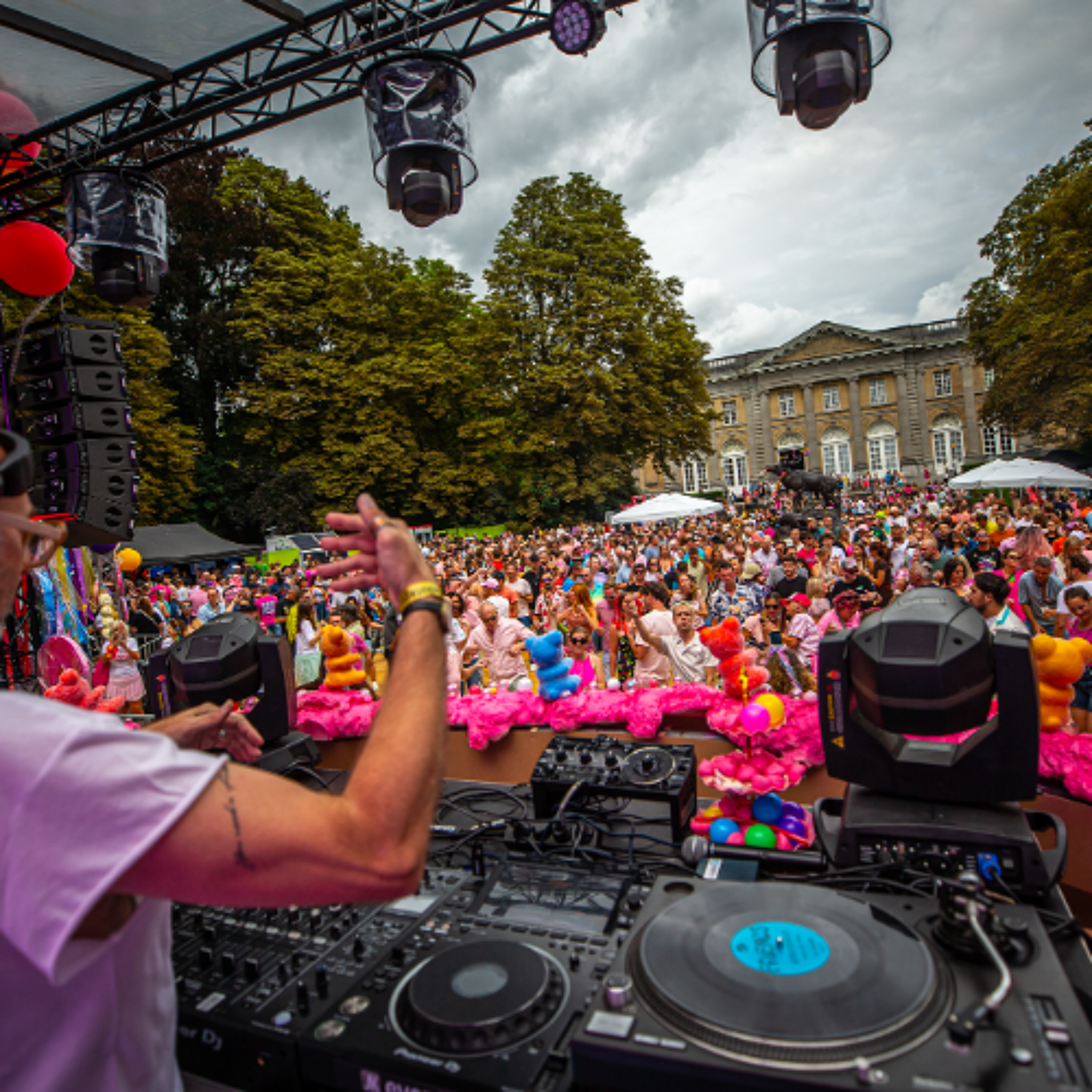 Red D @ Thé Dansant Candyland (Tervuren Palace) episode artwork