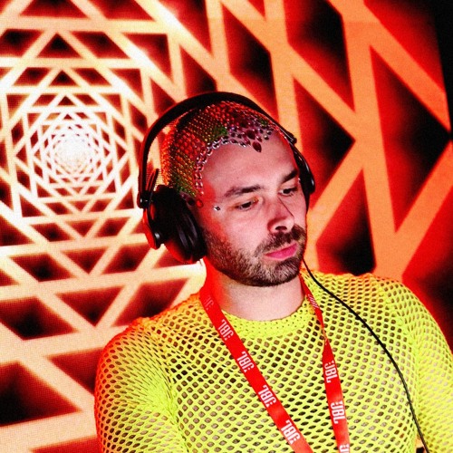 ALEX WARD | ISSUE 001 – DARK DANCE ZONE (@YOUR SHOT '25)