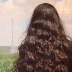 ‎⁨يسعود عقب غياب شهرين جتني تشاورني ابقصت شعرها   .⁩