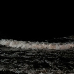 هي اللي قلبها ريحني :(