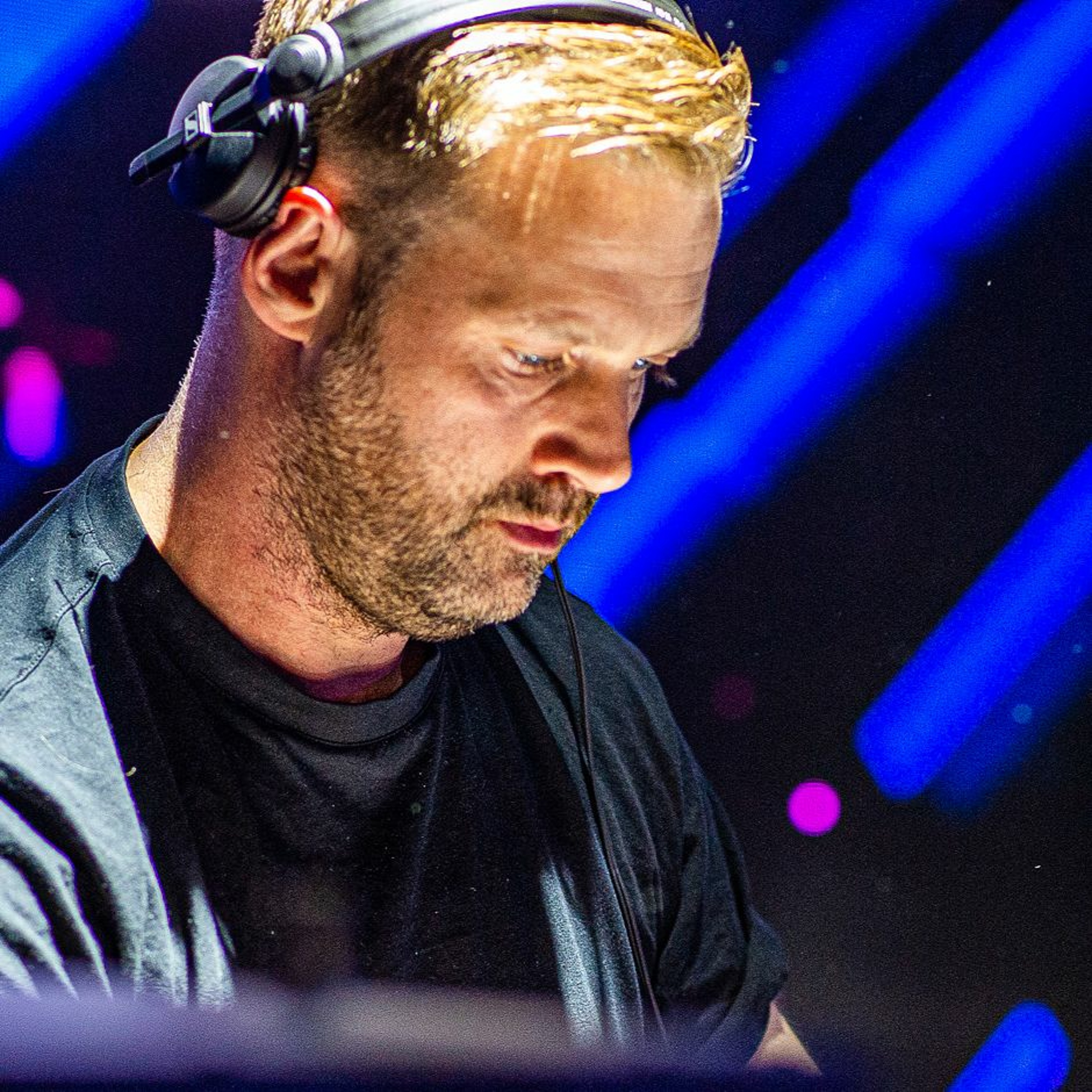Paul Thomas presents UV Radio