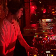 @REVOLVERUPSTAIRS CLOSING SET