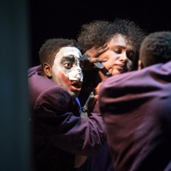 Het enige bruine stipje in een zee van wit - Métisse