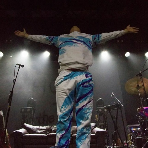 Oliver Tree - Keep Your Head Up