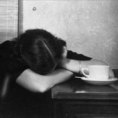 قلبي اللي انت بتقسى عليه |