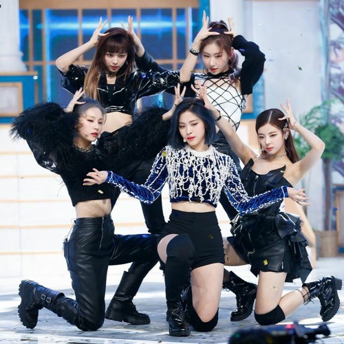 ITZY wannabe 3形態 maxresdefault.jpg