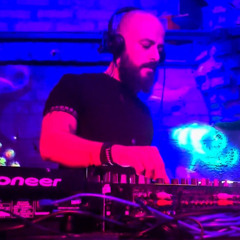 CHAPTER 5 -  GARIK @ CORTO'S CLUB