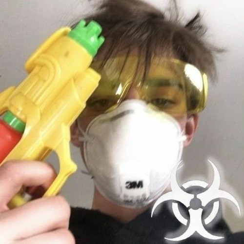 شايل هم الدنيا بقلبي