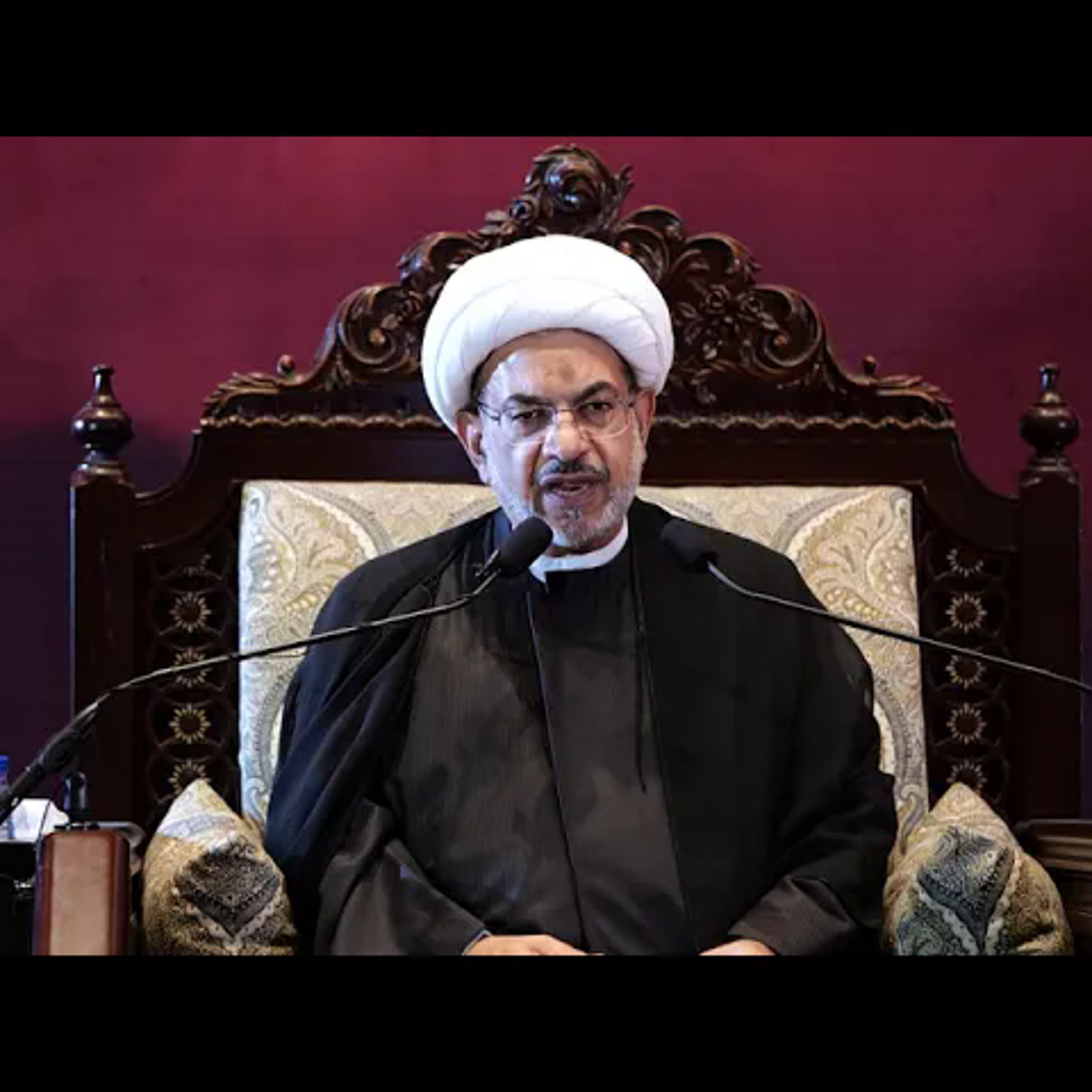 9  عن الامام المهدي بين الولادة والغيبة