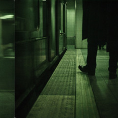 나는 아직 문 앞에서 기다려 (Waiting by the Door)