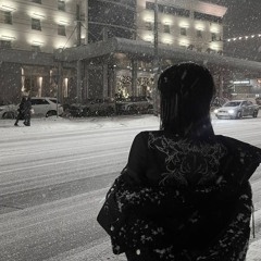 và đừng ngoảnh mặt nhìn sau