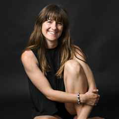 Free Call: Learning to Understand Our Symptoms and Our Body as a Compass