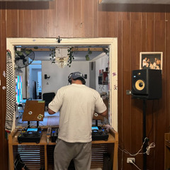 GROOVY HOUSE - MIX004