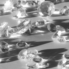 DIAMONDS IN MY HEAD