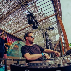 Paul Thomas Presents UV Radio 212