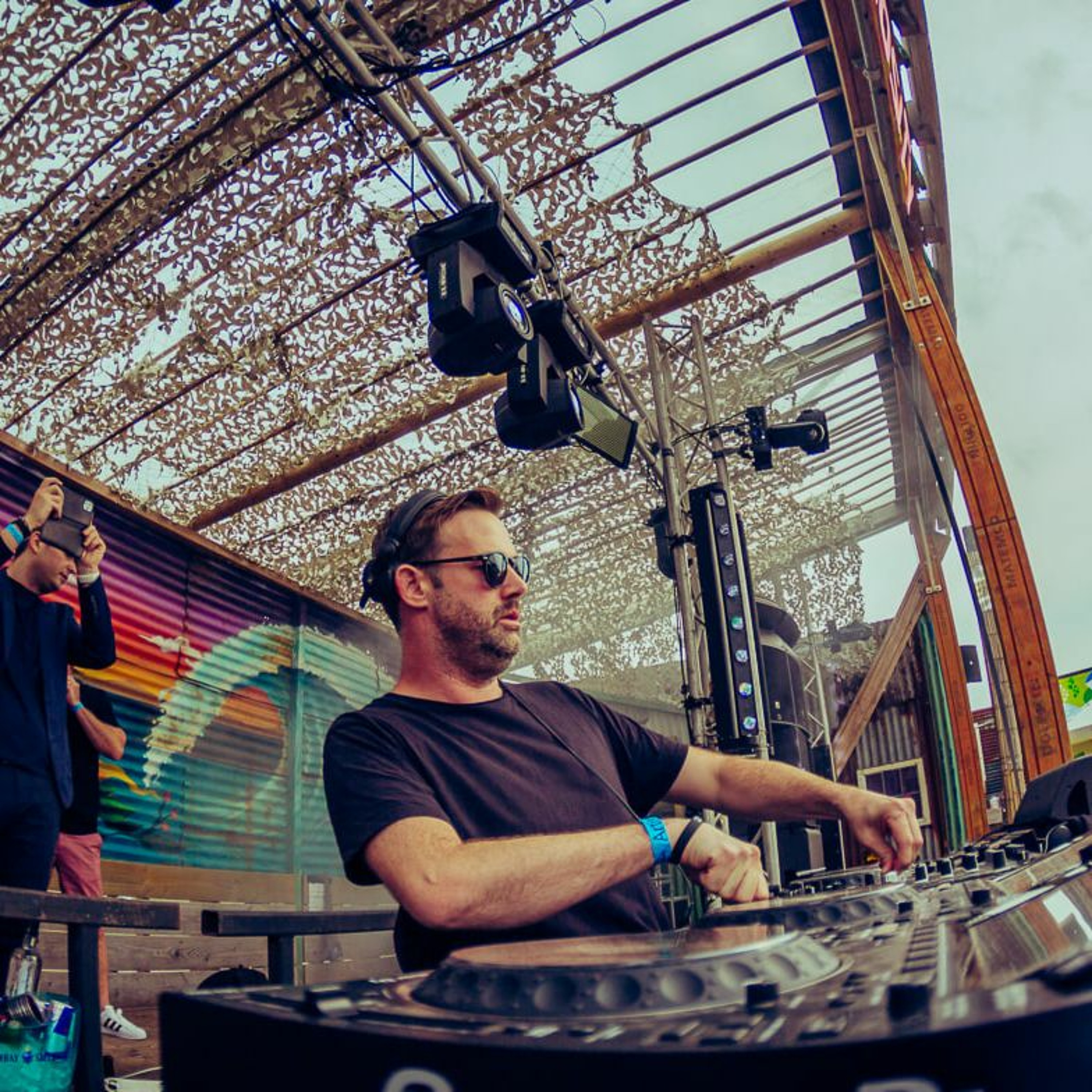 Paul Thomas presents UV Radio