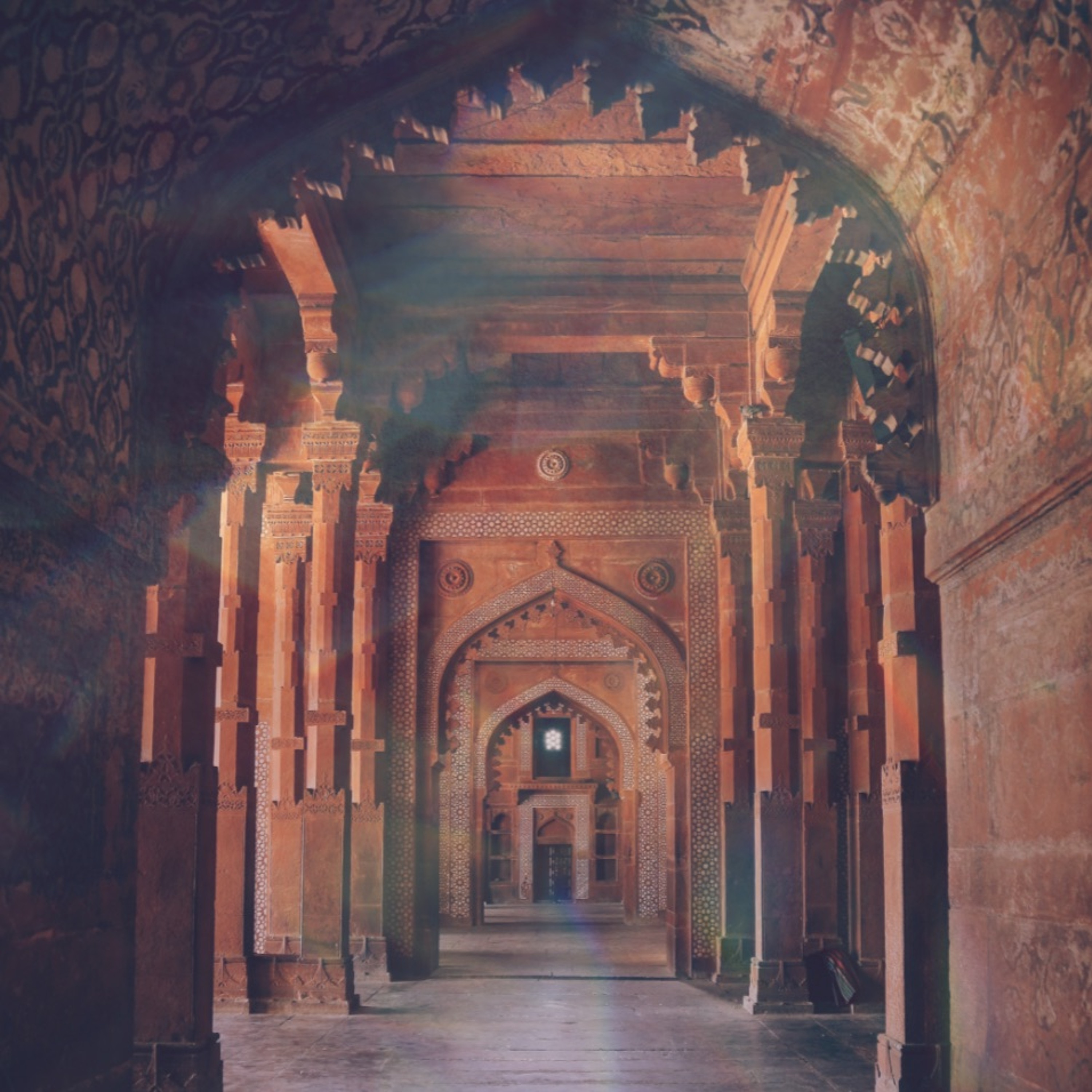 يرْتَاحْ قَلْبِي إِذَا حَدْ قَدْ ذَكَرْ فَاطِمَةْ