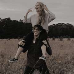 وامسك يديني بقوه في يديك