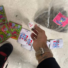 ynslilwhoa - TripBoutwatchuDoin (feat. Launt5)