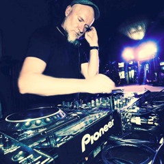 Live Mix Beach Hotel - The Shack (a bit deeper)